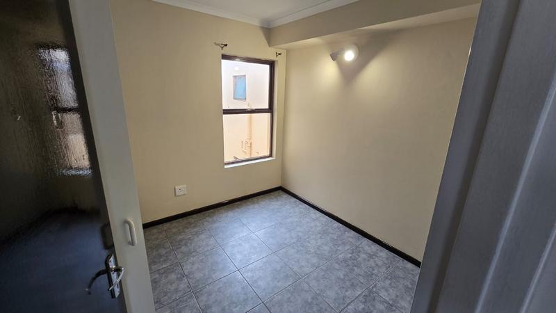 To Let 2 Bedroom Property for Rent in Goodwood Central Western Cape